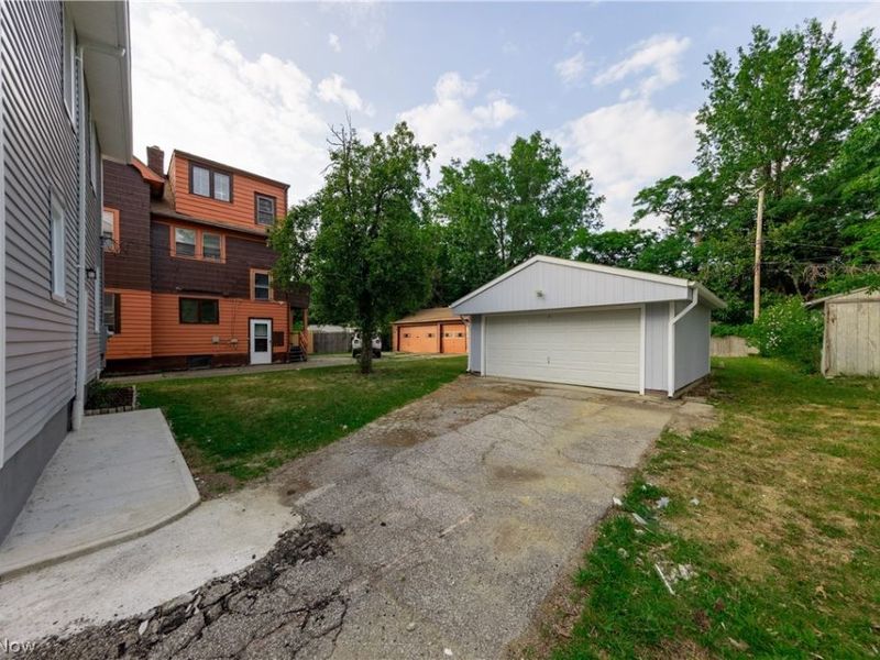 1677 Hillview Road , Cleveland, OH 44112 Photo 25