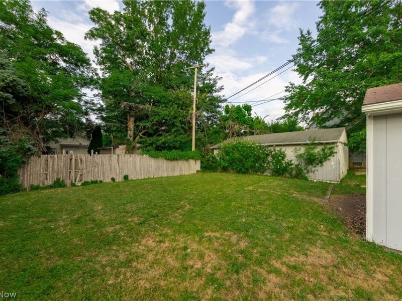 1677 Hillview Road , Cleveland, OH 44112 Photo 27