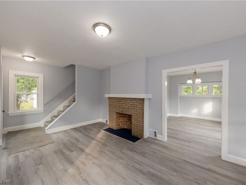 1677 Hillview Road , Cleveland, OH 44112 Photo 3