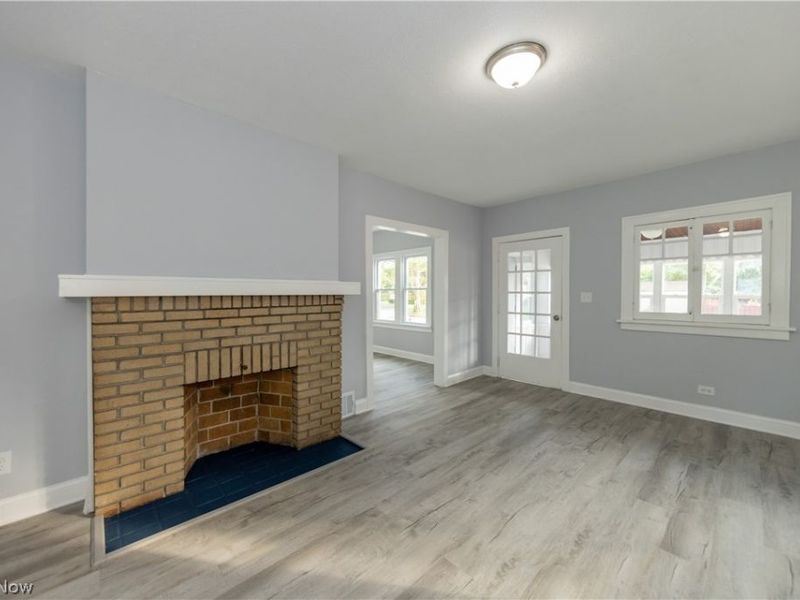 1677 Hillview Road , Cleveland, OH 44112 Photo 4