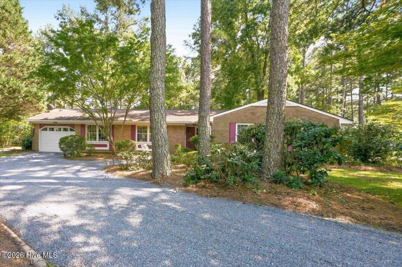 27 Bogie Drive, Whispering Pines, NC 28327 Main Photo