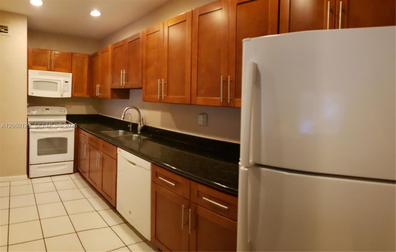 13934 SW 90th Ave, Unit 201-CC, Miami, FL 33176 Photo