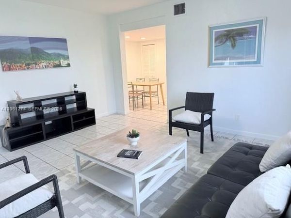 7610 Dickens Ave , Miami Beach, FL 33141