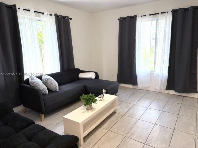 7610 Dickens Ave , Miami Beach, FL 33141 Photo