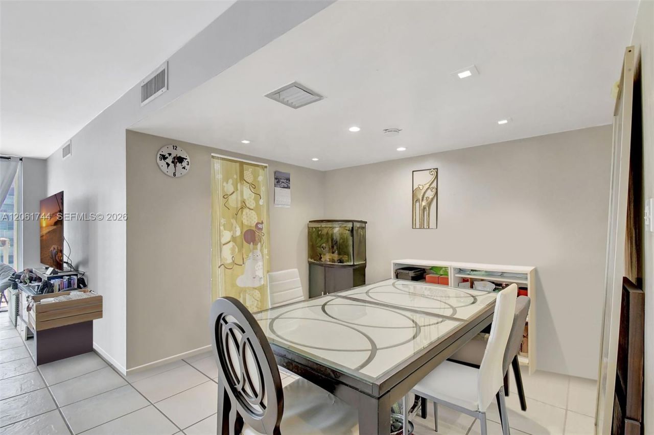 18051 Biscayne Blvd , Unit 801, Aventura, FL 33160 Photo