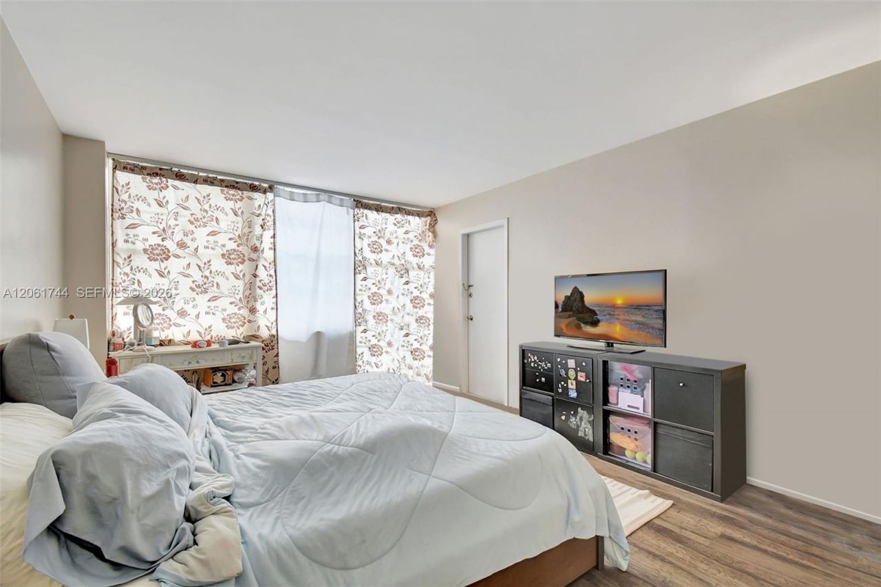 18051 Biscayne Blvd , Unit 801, Aventura, FL 33160 Photo