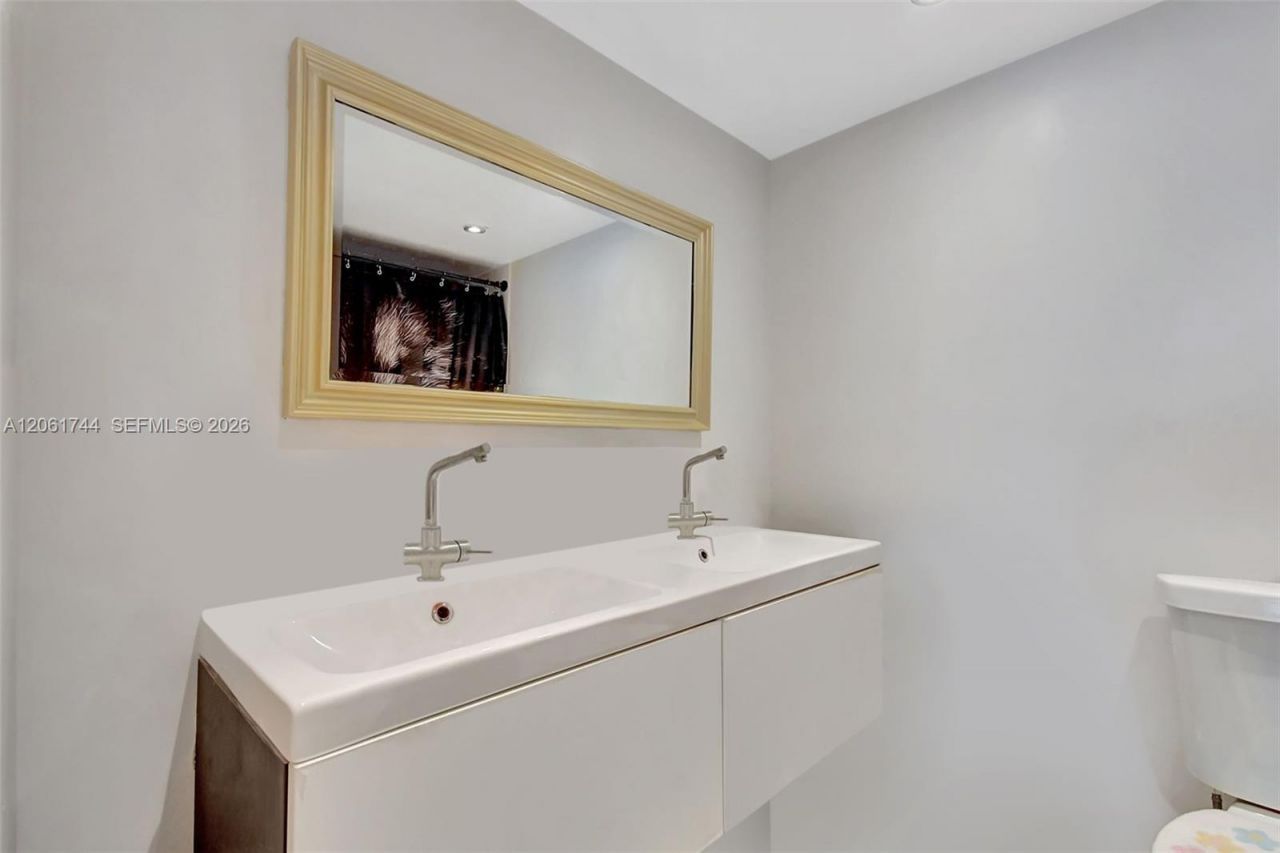 18051 Biscayne Blvd , Unit 801, Aventura, FL 33160 Photo