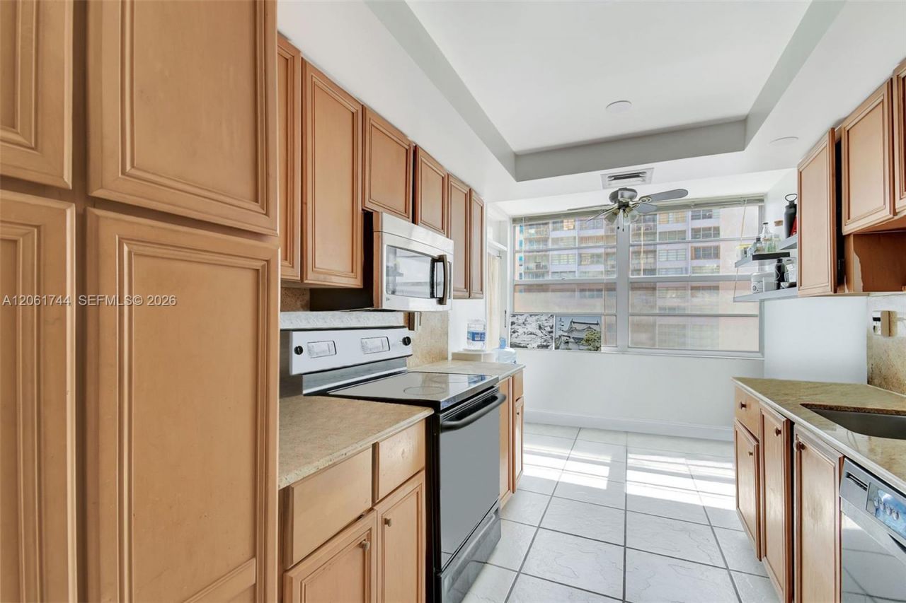 18051 Biscayne Blvd , Unit 801, Aventura, FL 33160 Photo