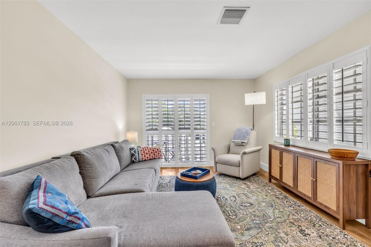 1150 Madruga Ave , Unit A304, Coral Gables, FL 33146 Photo