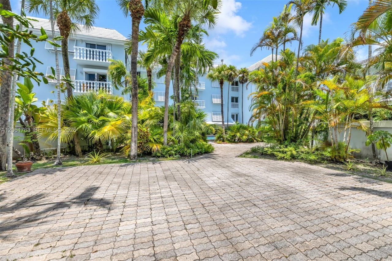 1150 Madruga Ave , Unit A304, Coral Gables, FL 33146 Photo