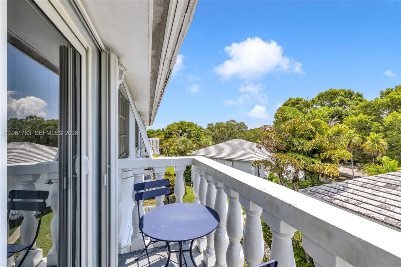 1150 Madruga Ave , Unit A304, Coral Gables, FL 33146 Photo