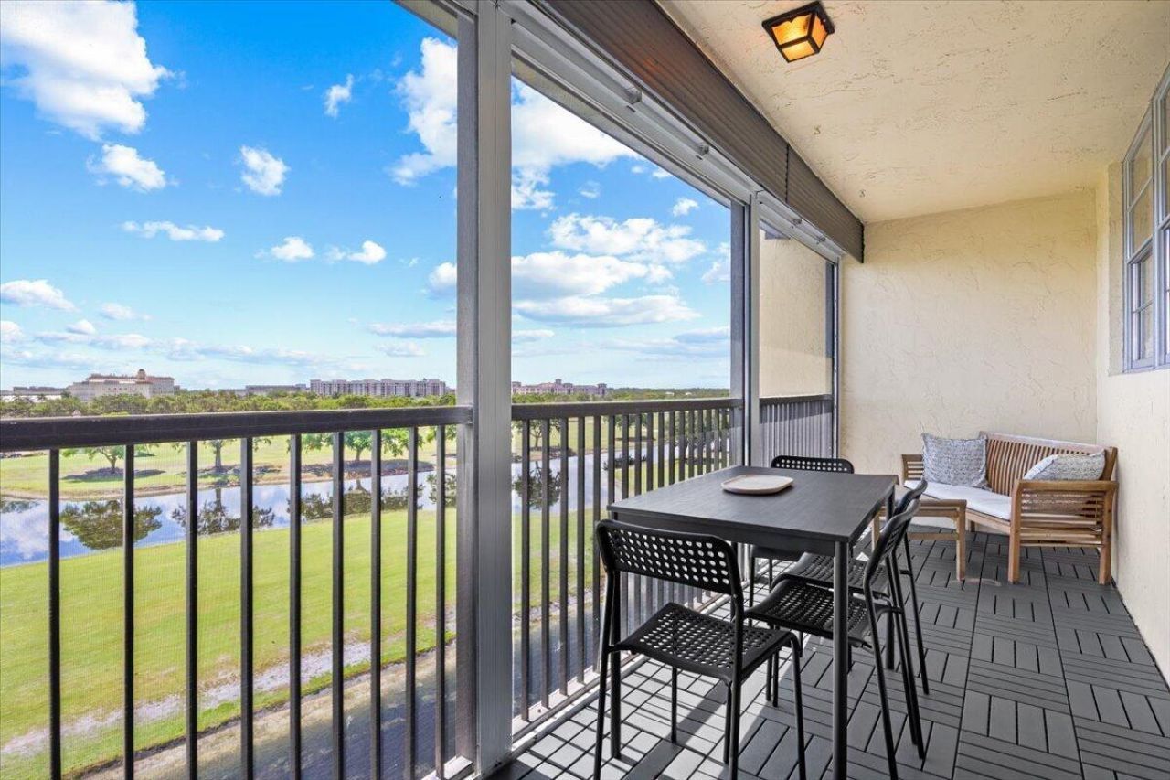 3100 W Rolling Hills Circle, Unit 707, Davie, FL 33328 Photo