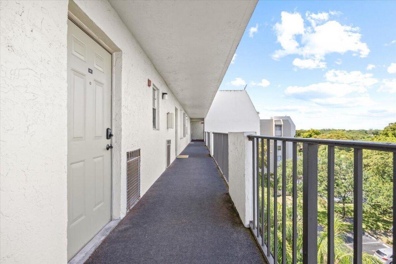 3100 W Rolling Hills Circle, Unit 707, Davie, FL 33328 Photo