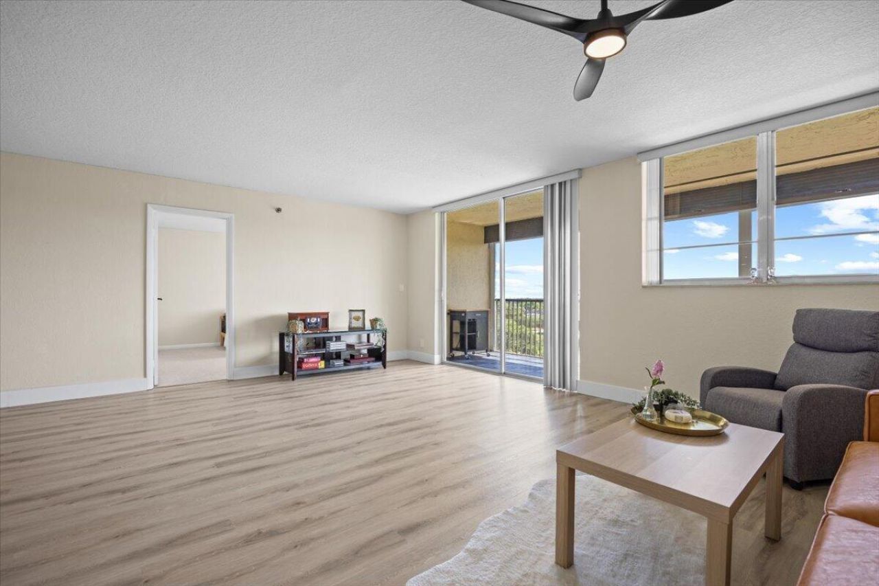 3100 W Rolling Hills Circle, Unit 707, Davie, FL 33328 Photo