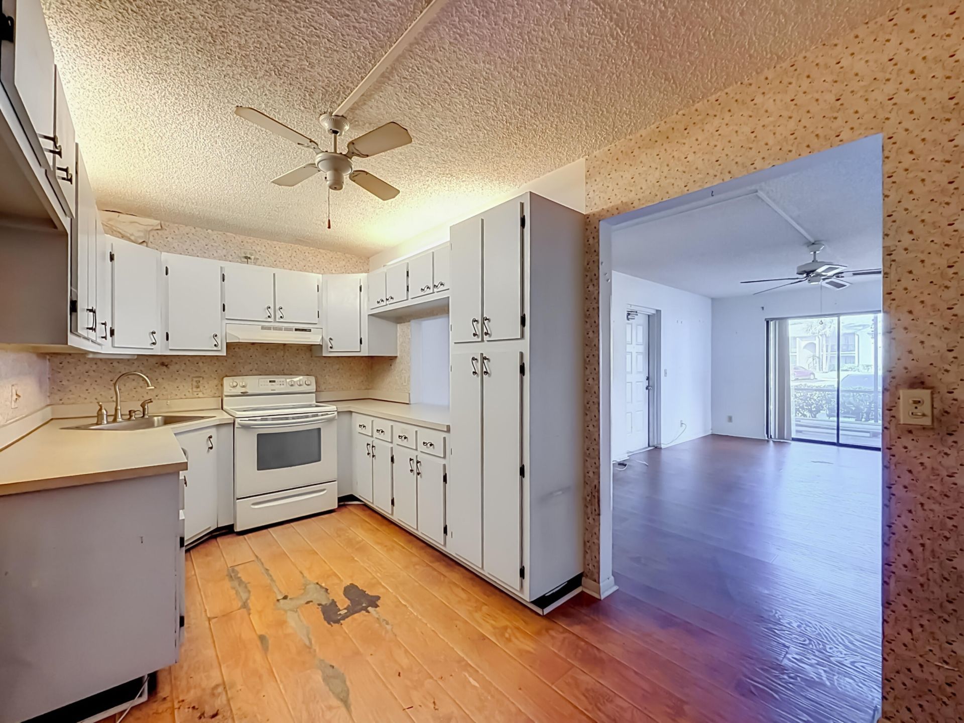 1104 Green Pine, Unit E1, West Palm Beach, FL 33409 Photo