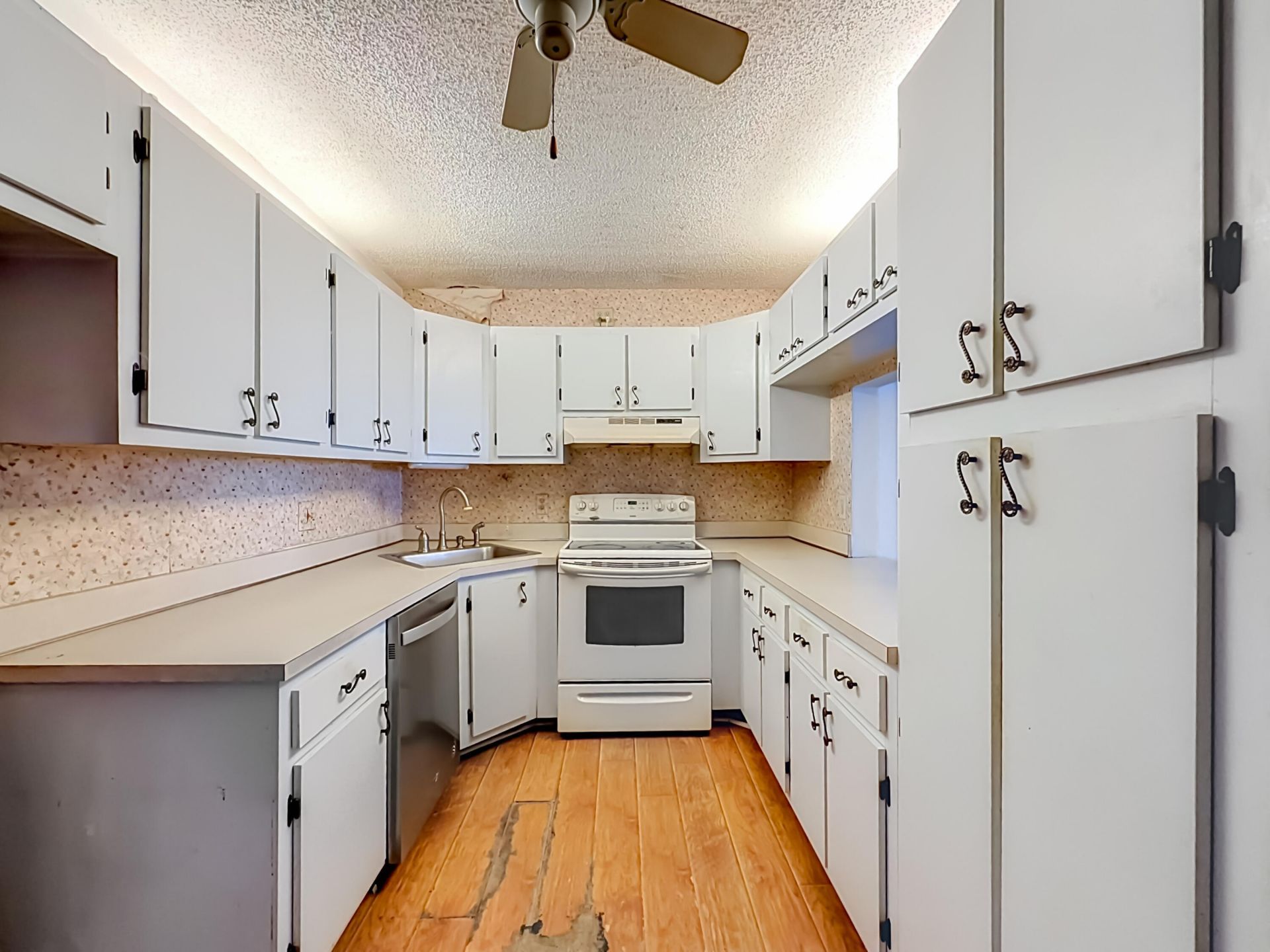 1104 Green Pine, Unit E1, West Palm Beach, FL 33409 Photo