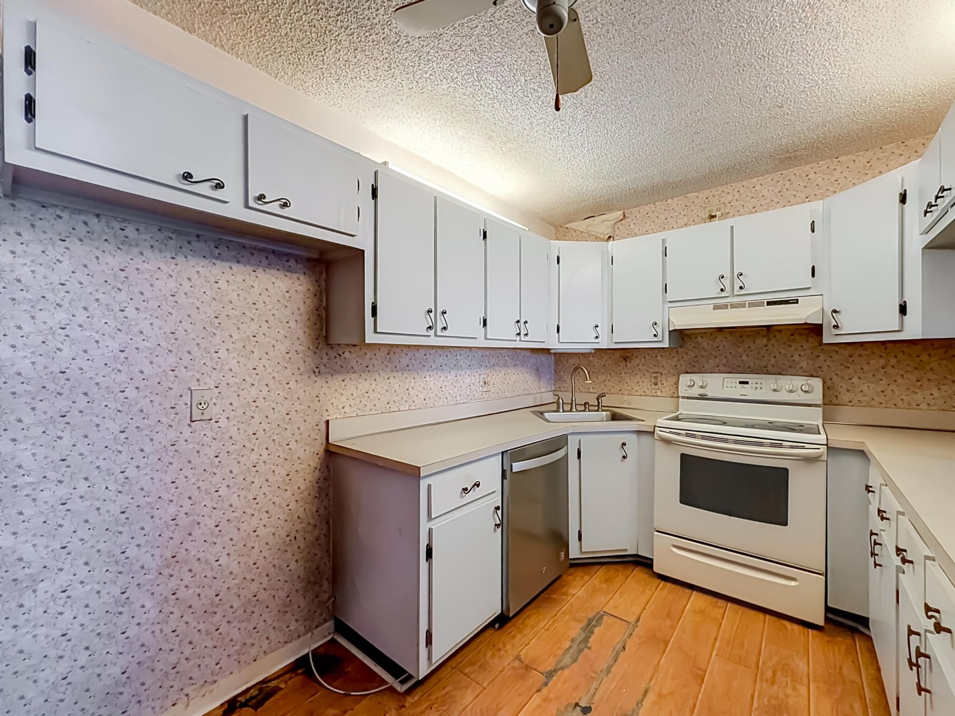 1104 Green Pine, Unit E1, West Palm Beach, FL 33409 Photo