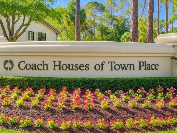 5751 Coach House Circle, Unit E, Boca Raton, FL 33486