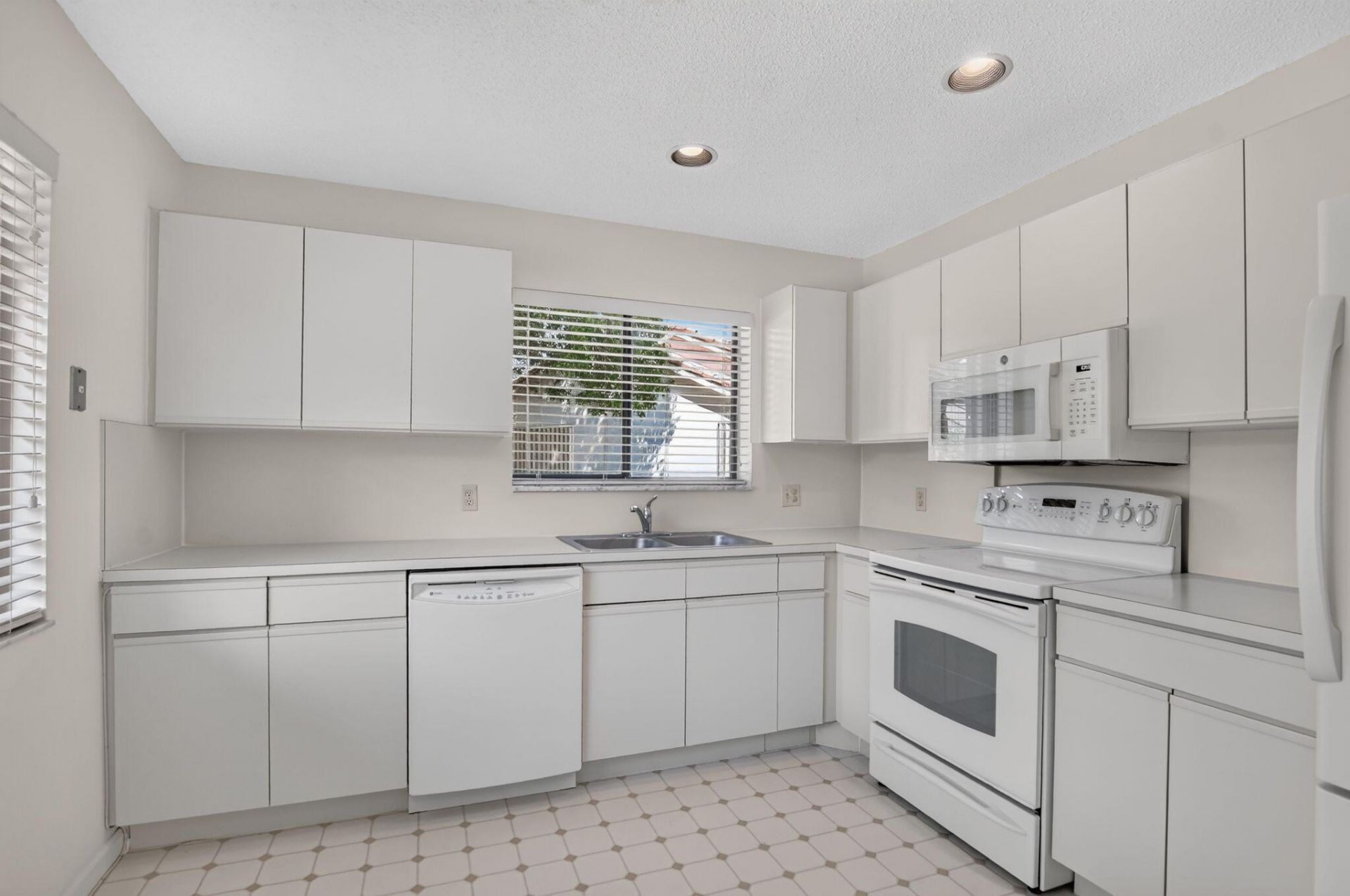5751 Coach House Circle, Unit E, Boca Raton, FL 33486 Photo