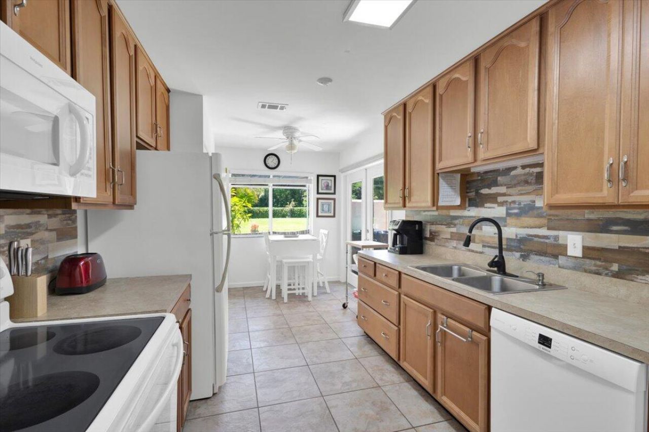 3303 SE Sandpiper Circle, Port Saint Lucie, FL 34952 Photo