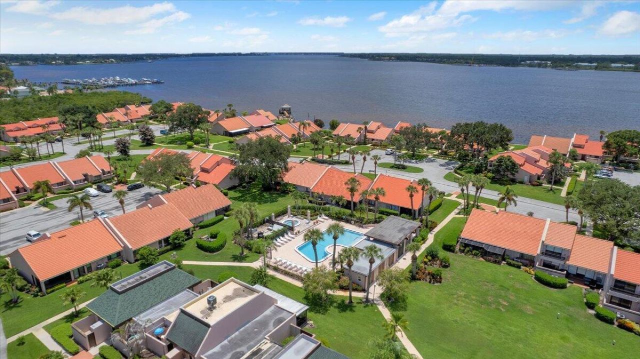 3303 SE Sandpiper Circle, Port Saint Lucie, FL 34952 Photo