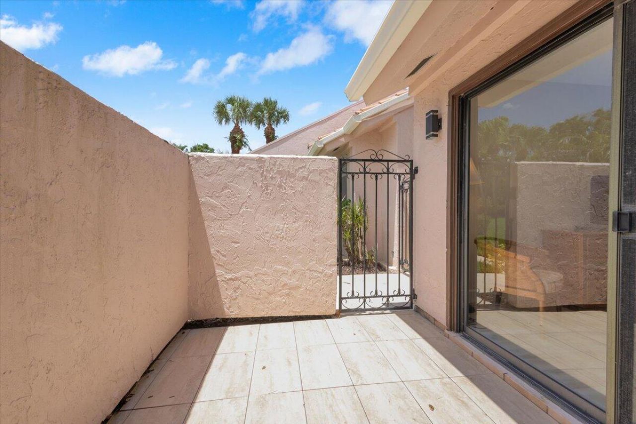 3303 SE Sandpiper Circle, Port Saint Lucie, FL 34952 Photo