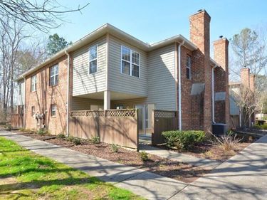 425 Summerwalk Circle, Chapel Hill, NC 27517