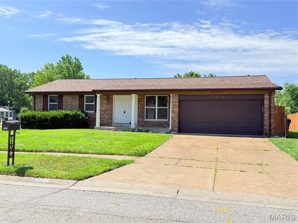 1052 Deleon Court , Fenton, MO 63026
