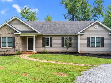 1194 Hamler Road, Forest, VA 24551