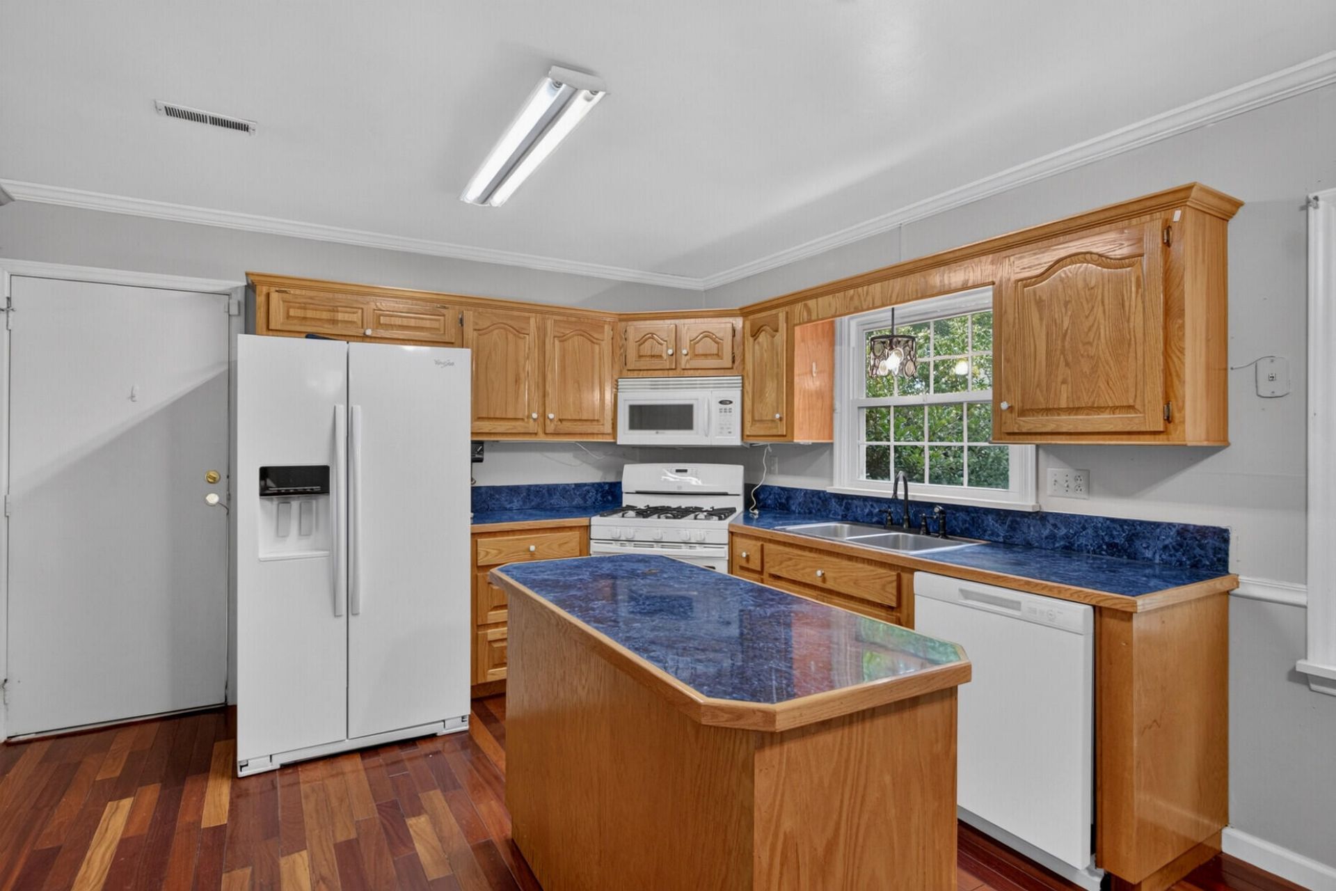124 Axtell Drive Photo 17