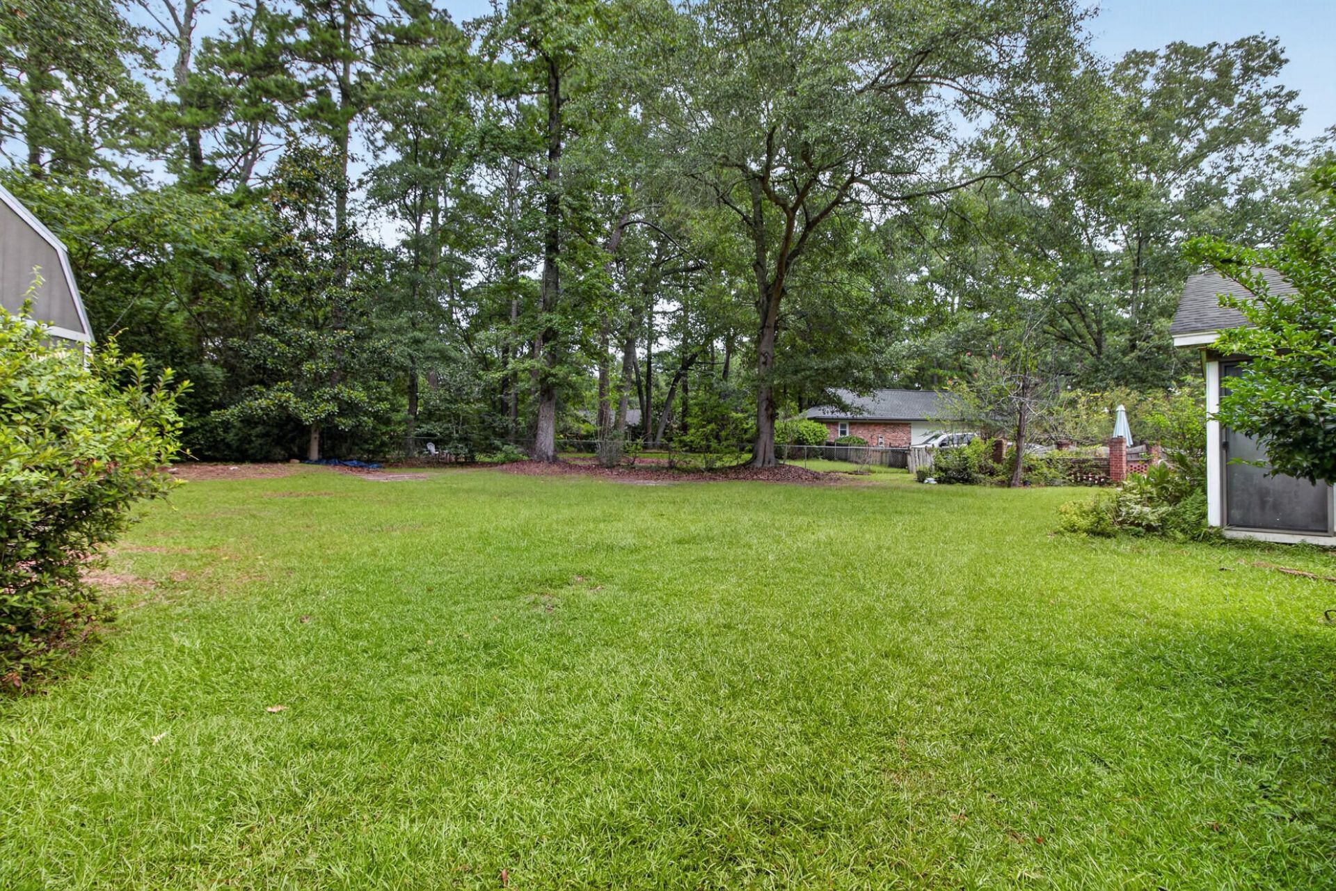 124 Axtell Drive Photo 32