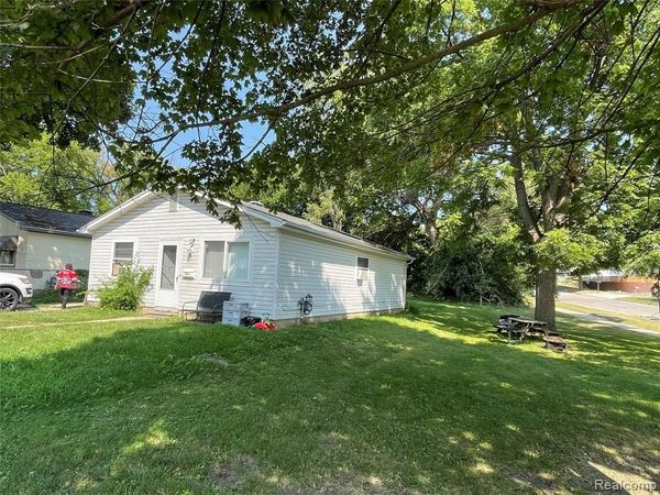 864 Terry Avenue, Pontiac, Mi 48340