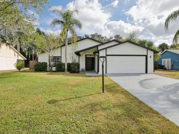 665 EASTPOINTE PARKWAY , SARASOTA, FL 34232
