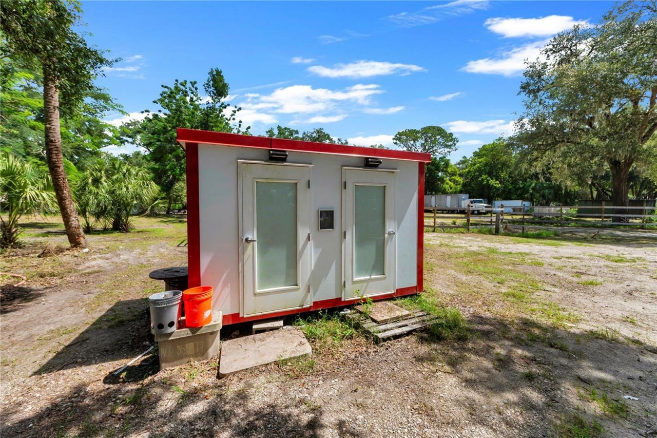 9922 Rockhill Road, Thonotosassa, FL 33592 Photo