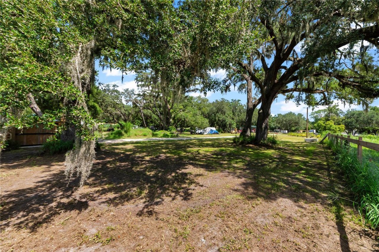 9922 Rockhill Road, Thonotosassa, FL 33592 Photo