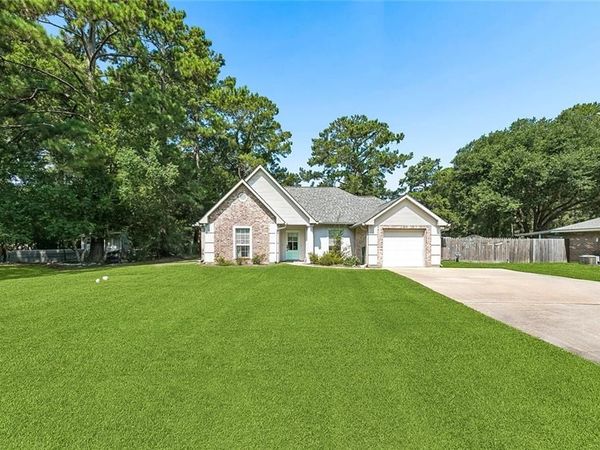 42 HELEN Drive , Madisonville, LA 70447