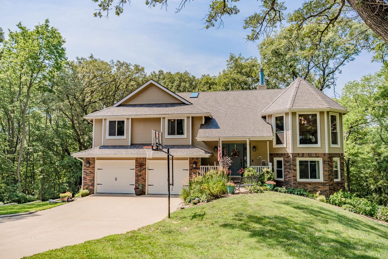 12577 Oakridge Court, Council Bluffs, IA 51503 Main Photo