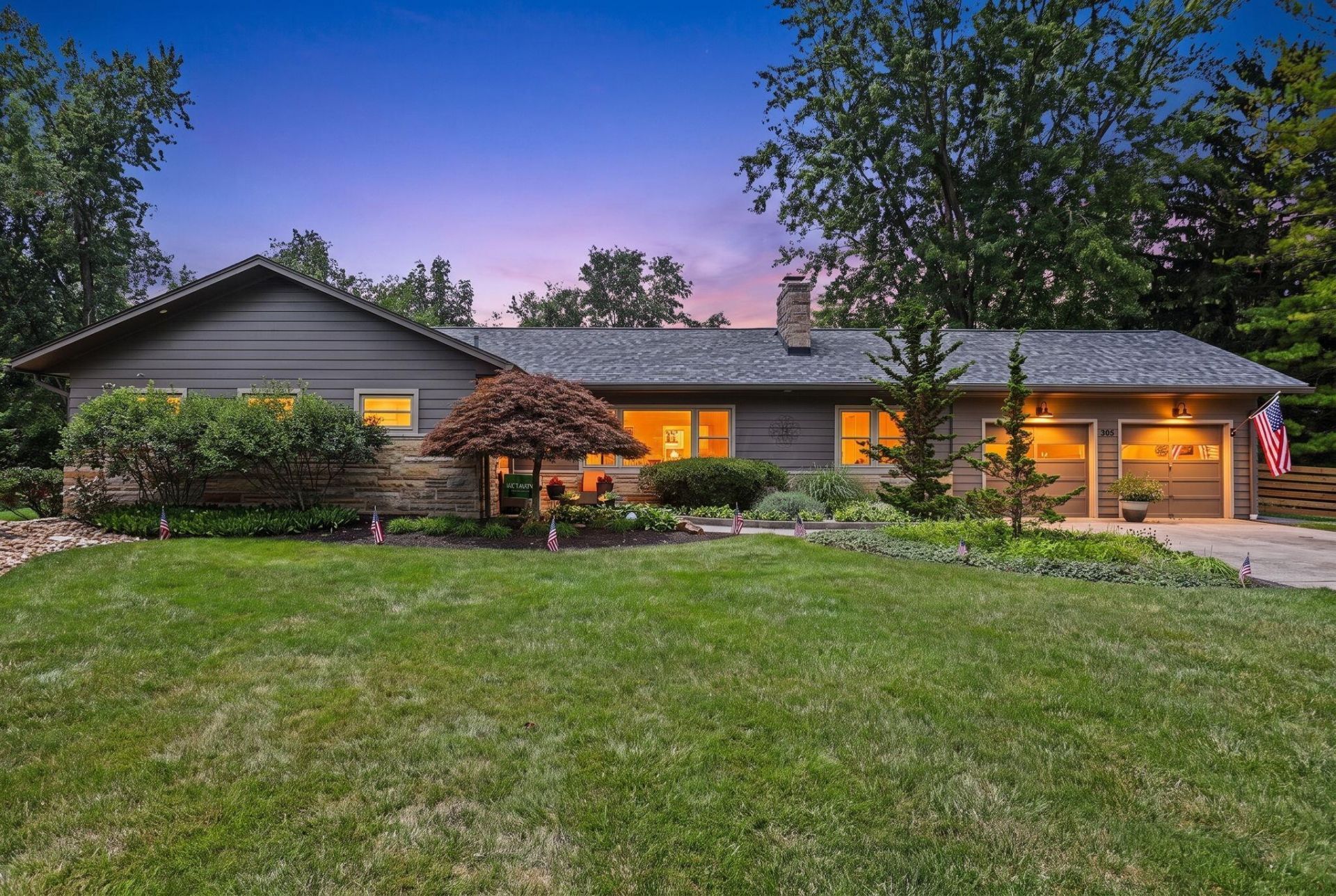 305 Woodsview Drive, Canal Winchester, OH 43110 Main Photo