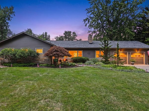 305 Woodsview Drive, Canal Winchester, OH 43110