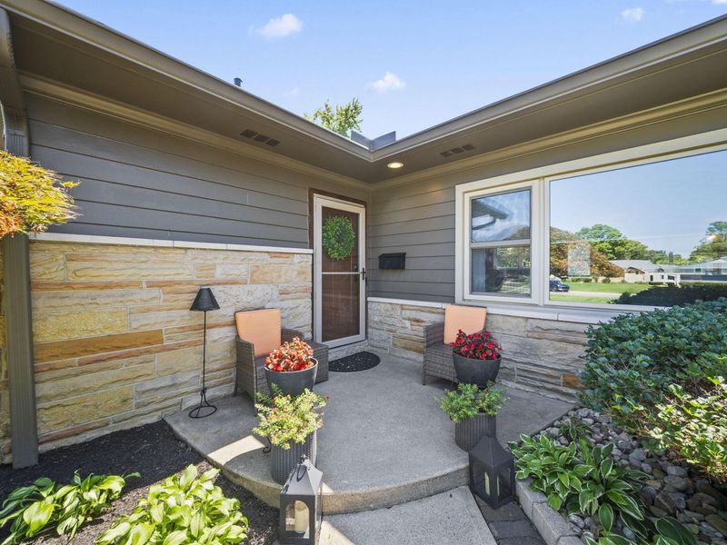 305 Woodsview Drive, Canal Winchester, OH 43110 Photo 6