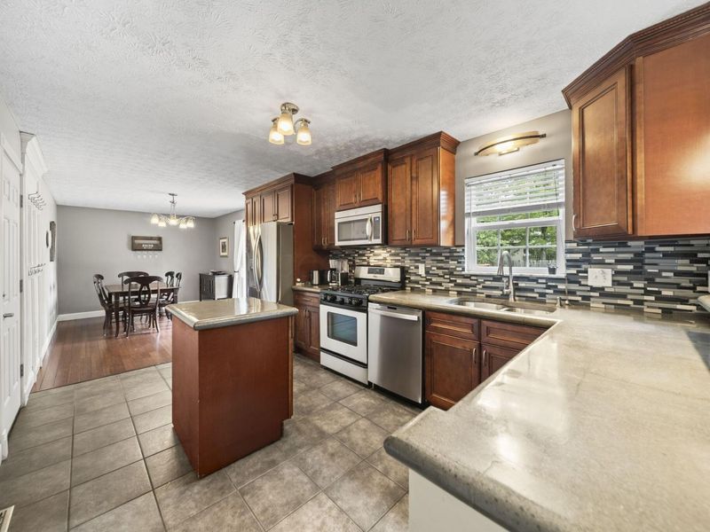 914 Windbourne Street, Columbus, OH 43230 Photo 13