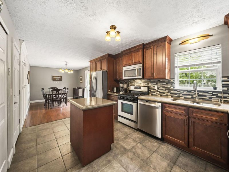 914 Windbourne Street, Columbus, OH 43230 Photo 14