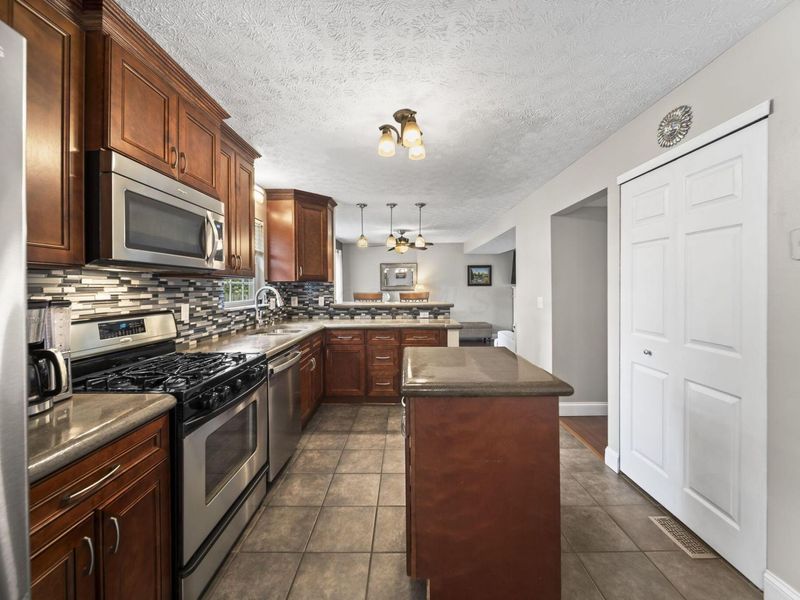 914 Windbourne Street, Columbus, OH 43230 Photo 17