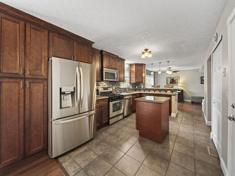 914 Windbourne Street, Columbus, OH 43230 Photo 18