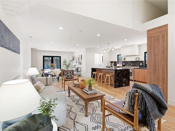 11911 Hartsook, Valley Village, CA 91607