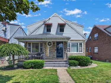 2482 Forest Avenue , Niagara Falls, NY 14301