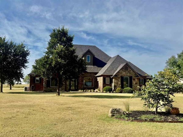 7319 SW Pecan Meadow Dr, Lawton, OK 73505