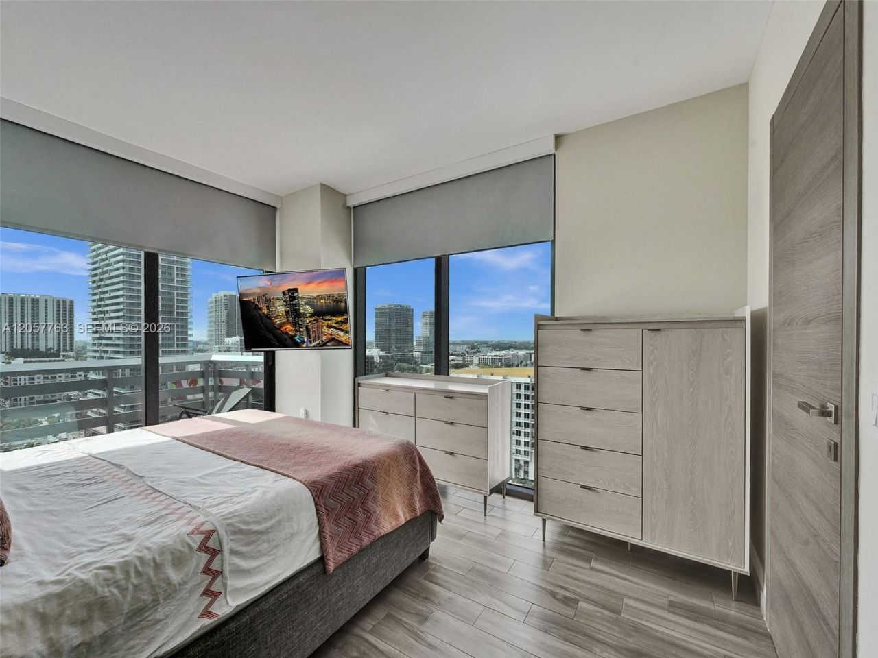 460 NE 28th St , Unit 1701, Miami, FL 33137 Photo