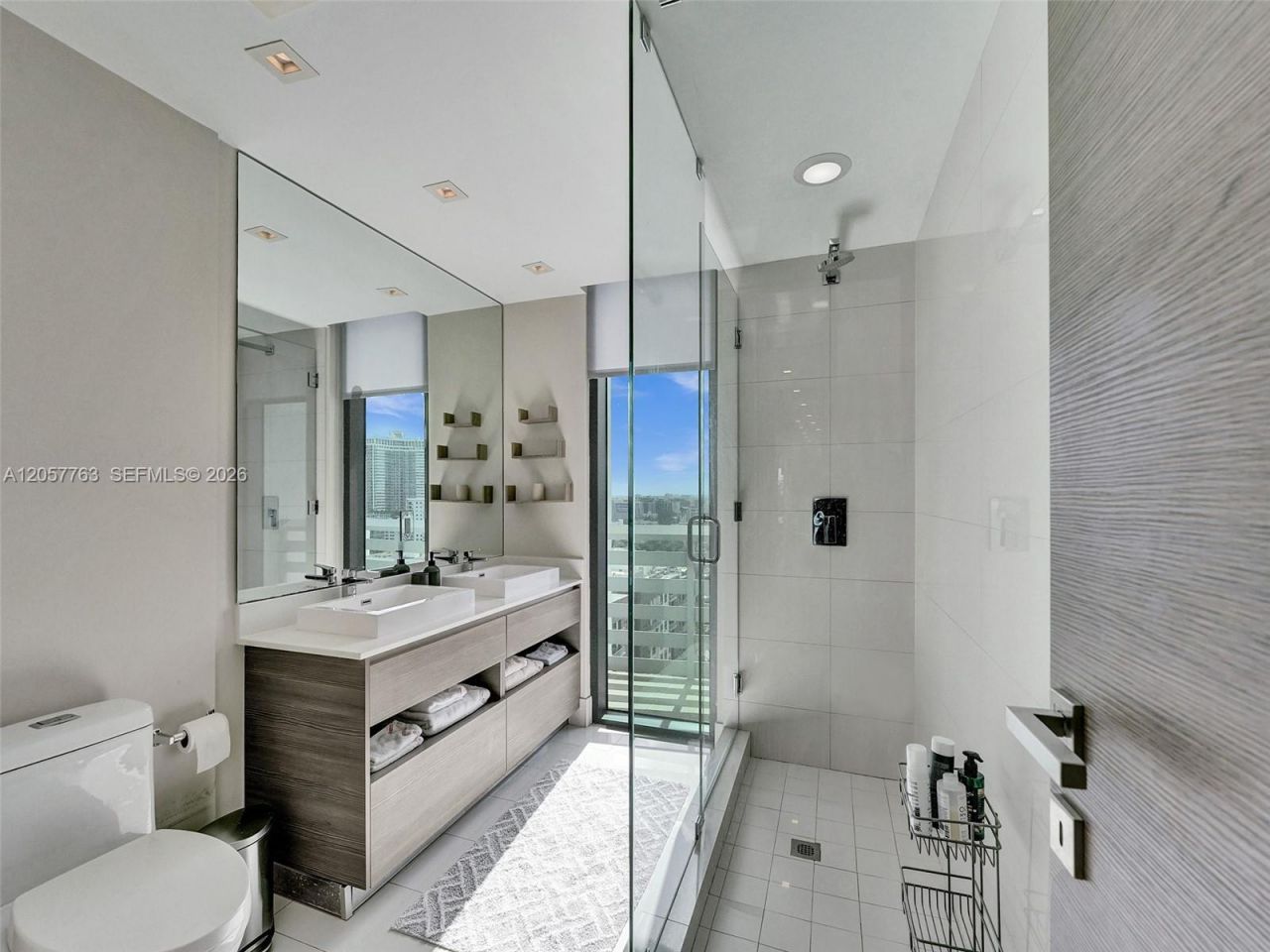 460 NE 28th St , Unit 1701, Miami, FL 33137 Photo