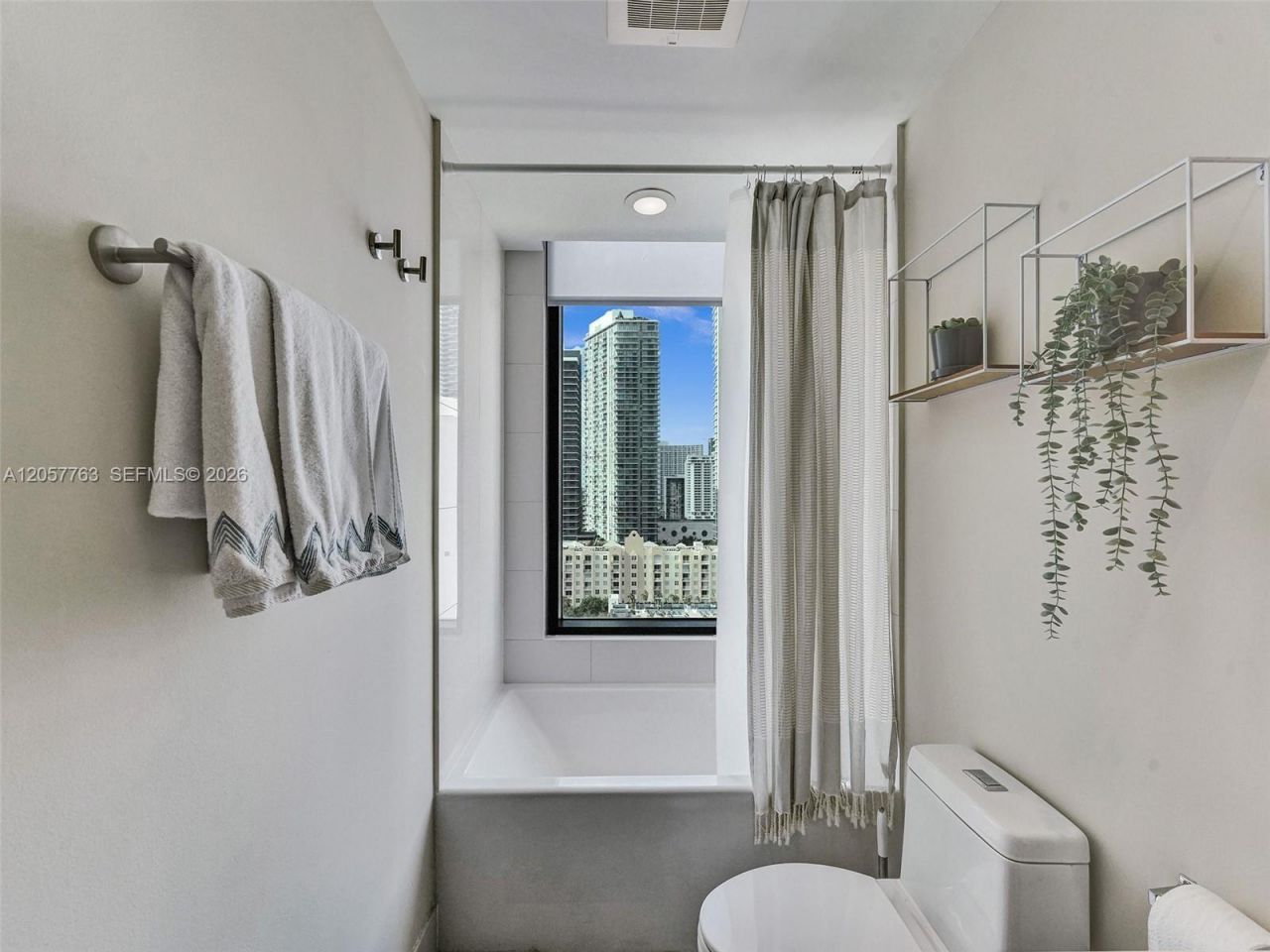 460 NE 28th St , Unit 1701, Miami, FL 33137 Photo